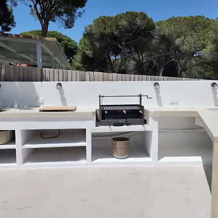 Casa Bahari Near The With Pool, Bbq, And Lounge