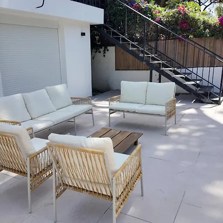 Casa Bahari Near The With Pool, Bbq, And Lounge *