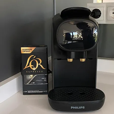 别墅 Casa Bahari Near The With Pool, Bbq, And Lounge 马尔韦利亚