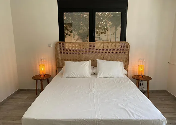 Casa Bahari Near The With Pool, Bbq, And Lounge