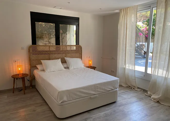 Casa Bahari Near The With Pool, Bbq, And Lounge Villa Marbellac