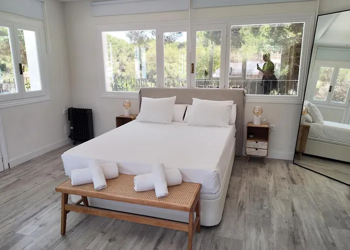 Casa Bahari Near The With Pool, Bbq, And Lounge Villa Marbella