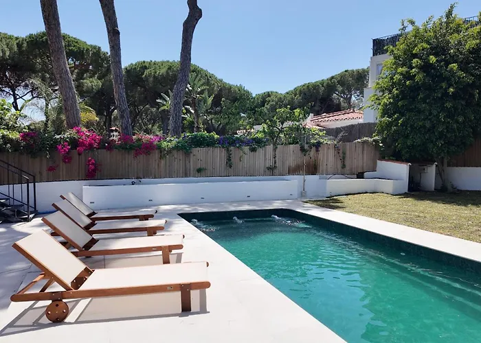 Casa Bahari Near The With Pool, Bbq, And Lounge Villa