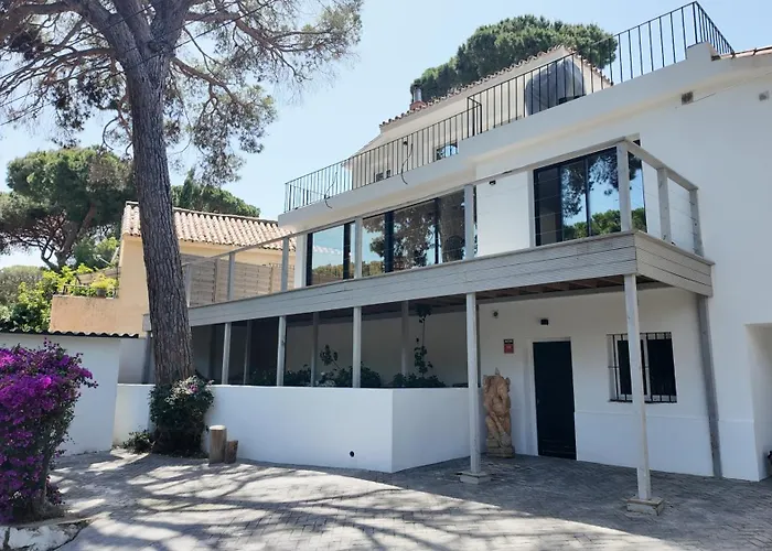 Casa Bahari Near The With Pool, Bbq, And Lounge Marbella