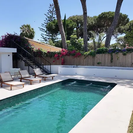 Casa Bahari Near The With Pool, Bbq, And Lounge Marbellac
